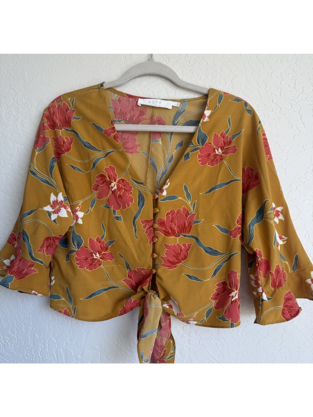 ASTR The Label Women’s Large Crop Top Tie Front Floral V-Neck Button Front Boho